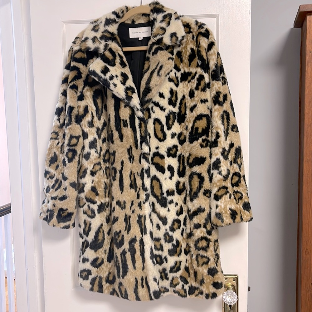 Oversized, leopard faux fur coat - size L